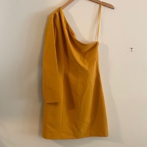 Gianni Bini One Sleeve Short Dress!